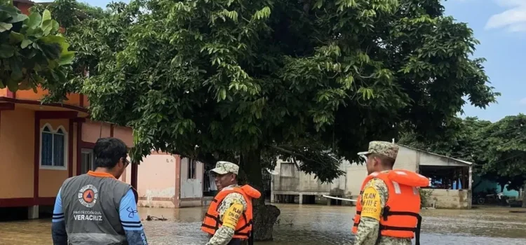 Más de mil viviendas afectadas por inundaciones al sur de Veracruz