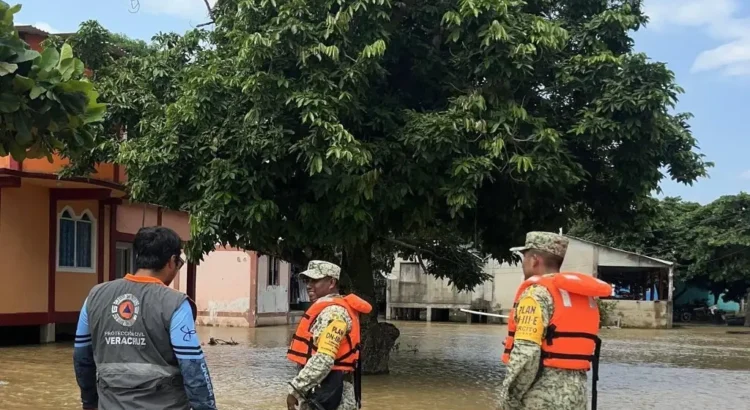 Más de mil viviendas afectadas por inundaciones al sur de Veracruz