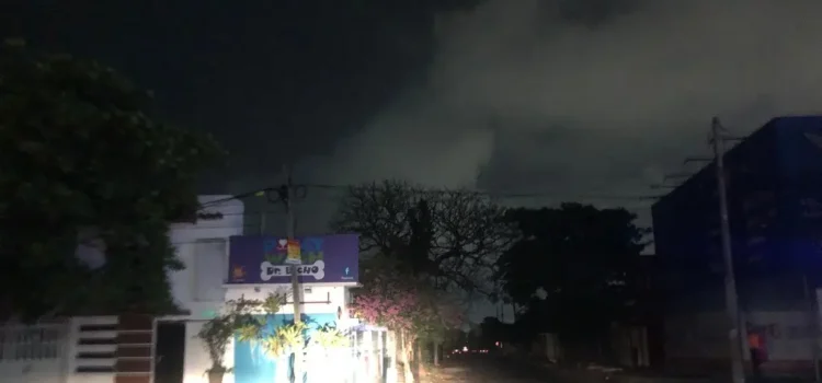 Apagón afecta a miles de personas en Xalapa Apagón afecta a miles de personas en Xalapa