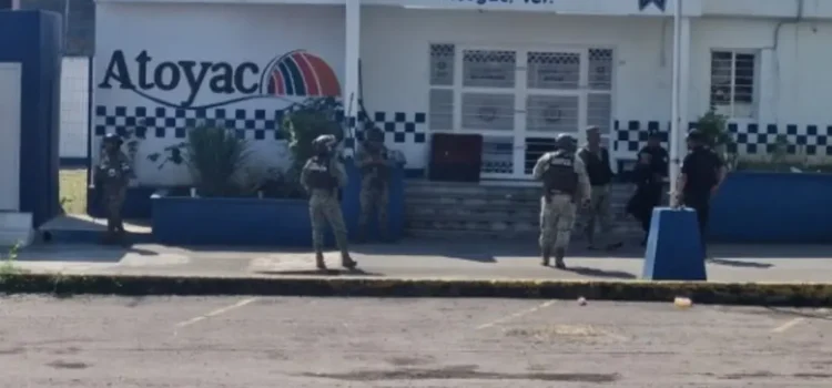 Desmantelan Policía Municipal de Atoyac, Veracruz; trasladan a varios elementos a Xalapa Desmantelan Policía Municipal de Atoyac, Veracruz; trasladan a varios elementos a Xalapa