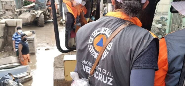 Sin energía eléctrica casi 10 mil personas al norte de Veracruz