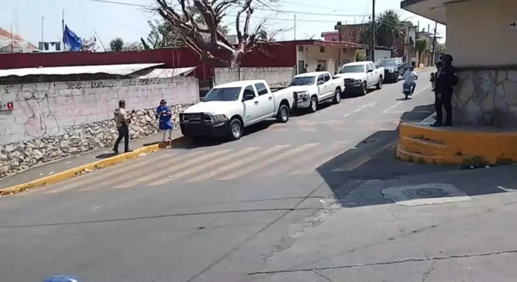 Fuerzas federales y estatales catean inmueble en Córdoba, Veracruz