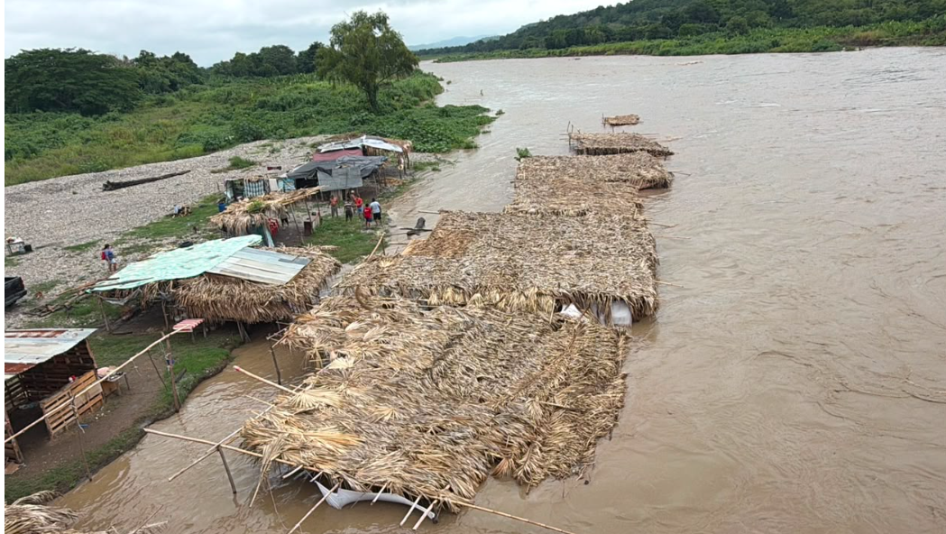 Preocupa a comerciantes crecida en el río Cazones