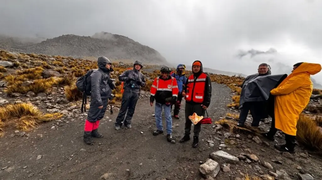 Localizan a 3 hombres que se habían perdido en el Pico de Orizaba